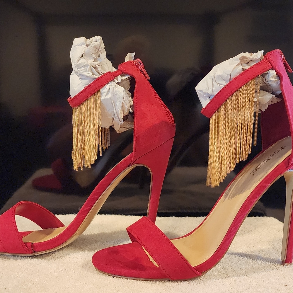 Heels - Picture 2 of 4